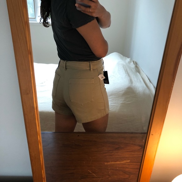 NWT Gap 4 inch high rise shorts size 10 - Picture 2 of 6